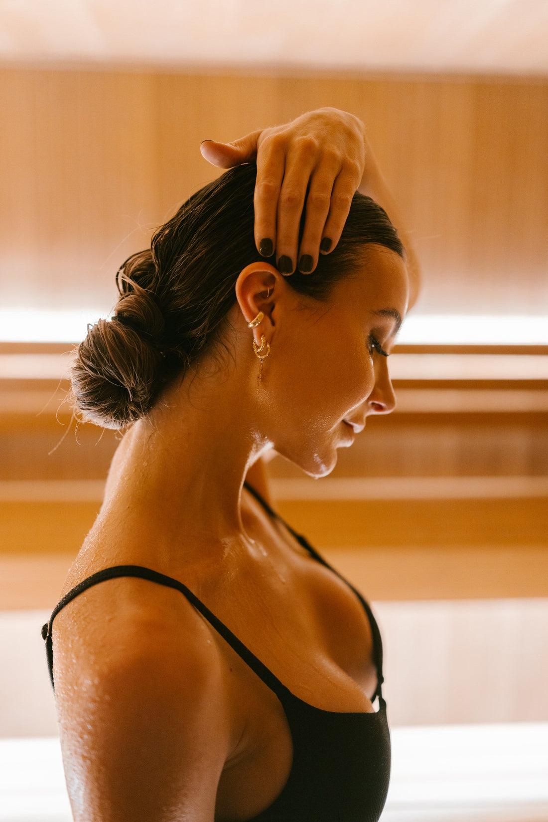 How to Do a Hot Oil Treatment in the Sauna (The Right Way)